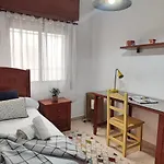 Céntrico Jardines De Vallellano