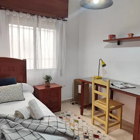 Céntrico Jardines De Vallellano