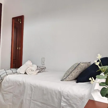 Céntrico Jardines De Vallellano