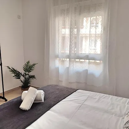 Centrico Jardines De Vallellano 아파트 *