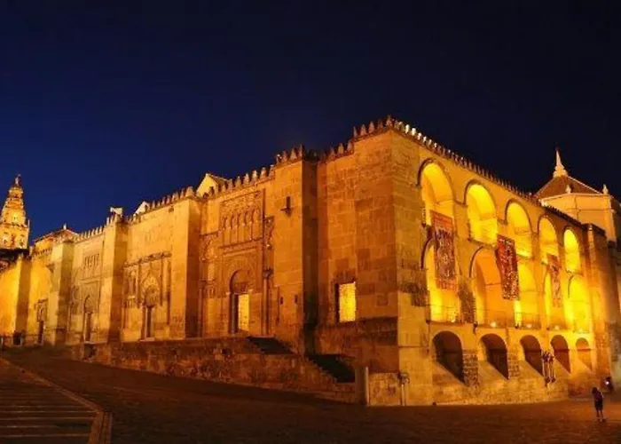 Céntrico Jardines De Vallellano